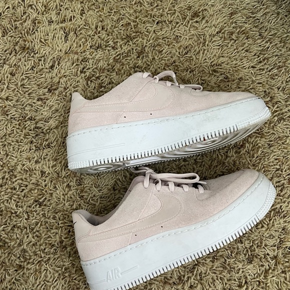 Nike Air Force - Picture 2 of 4